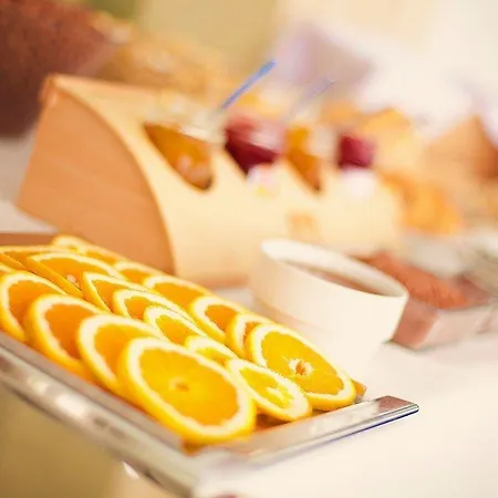 Charles Ξενοδοχείο 3*