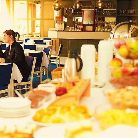 Charles 3* Πράγα