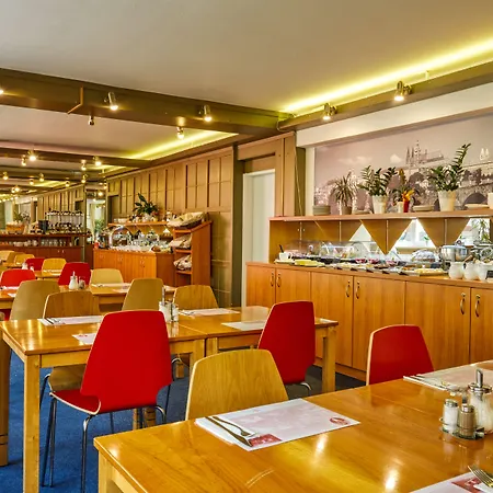 Charles Ξενοδοχείο 3*