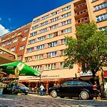 查尔斯中央酒店 3*