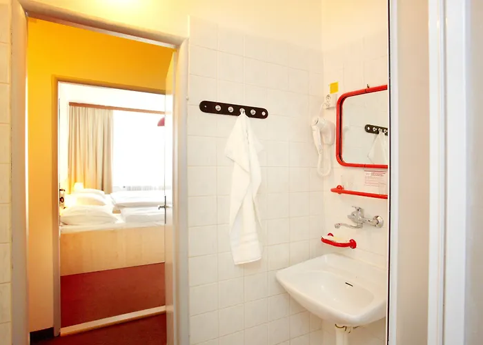 Hotel Charles 3*